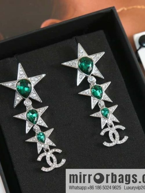 New ☑️ CHANEL Chanel c4 double c full diamond emerald pentagram ⭐ star stud earrings