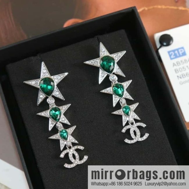 New ☑️ CHANEL Chanel c4 double c full diamond emerald pentagram ⭐ star stud earrings