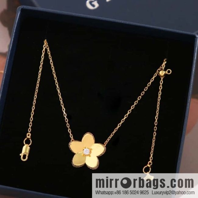 GRAFF flower necklace with diamonds - Image 2