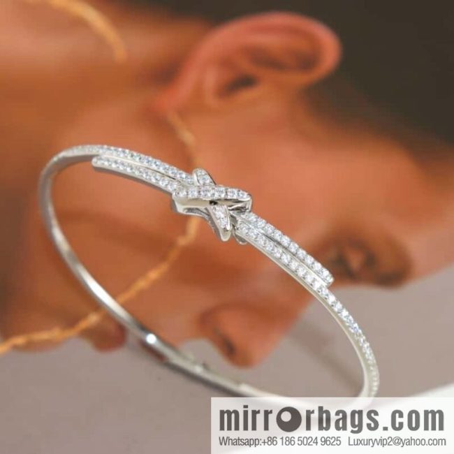 CHAUMET Jeux de Liens Edge Collection • Lifetime Collection • Edge, Full Diamond Cross Bracelet, Bracelet - Image 3