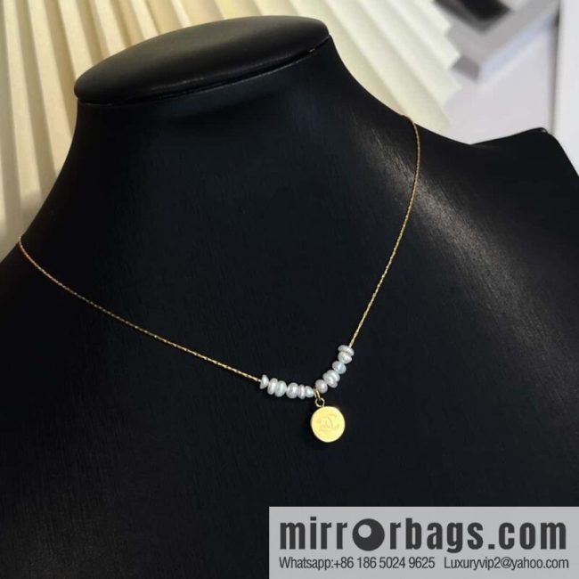 New ☑️ Chanel gold round double c irregular pearl necklace