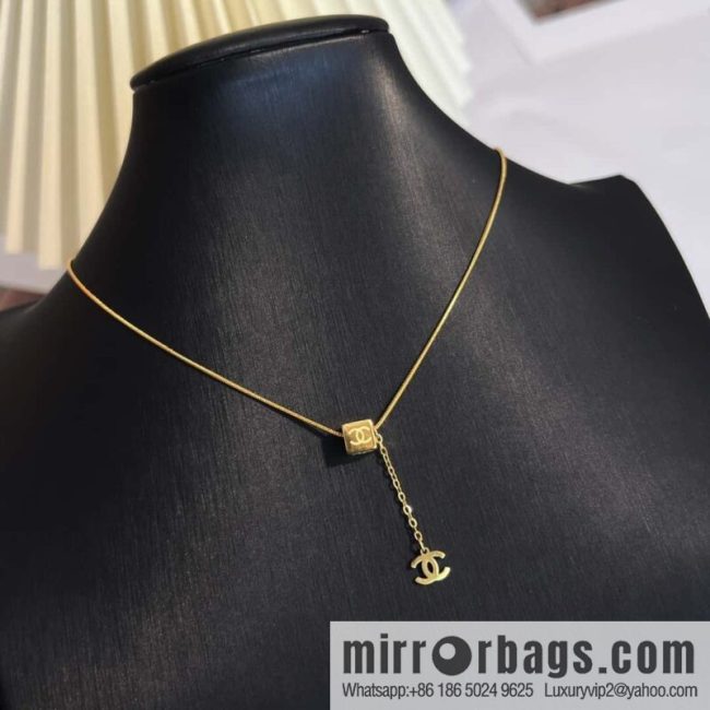 New ☑️ Chanel gold square double c necklace
