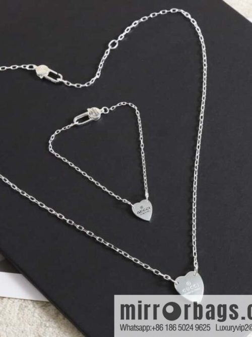 New Gucci gucci love peach heart necklace bracelet