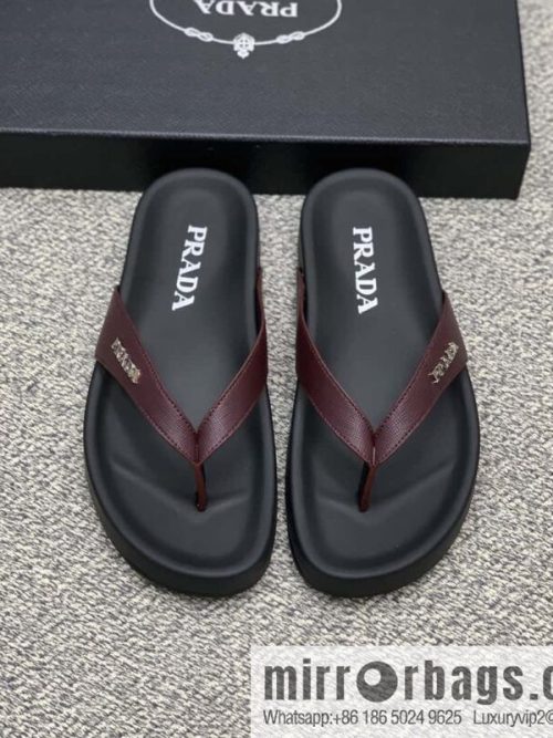 Prada uses black calfskin men\'s sandals