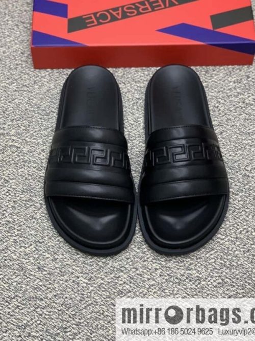 Versace uses black calfskin men\'s sandals