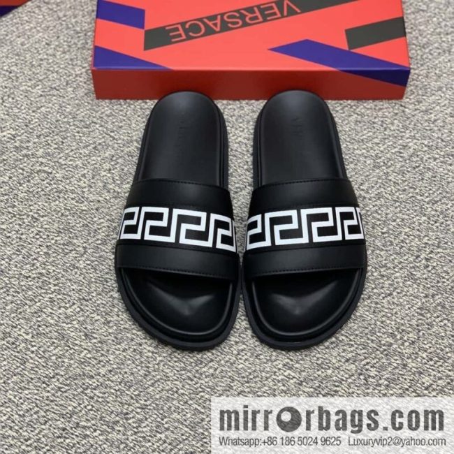 Versace uses black calfskin men\'s sandals