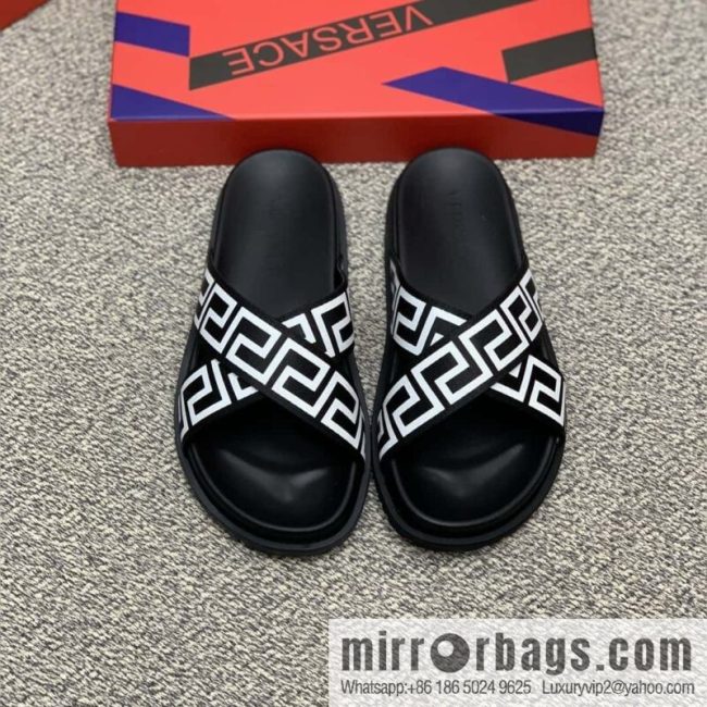 Versace uses black calfskin men\'s sandals