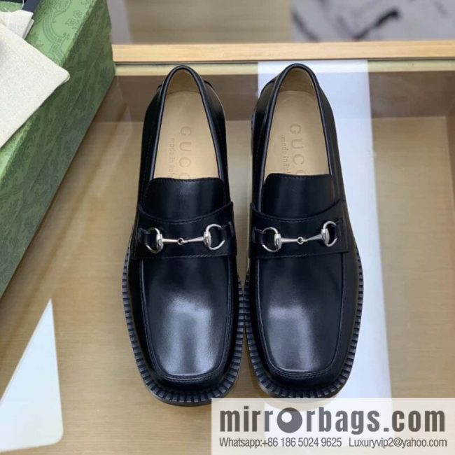 Gucci Gucci uses black smooth cow leather (fabric) carefully made men\'s loafers