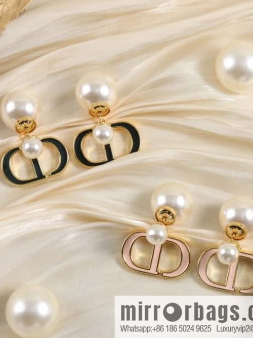 New ☑️ DIOR Dior size pearl CD stud earrings