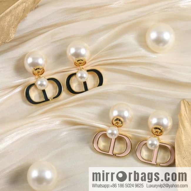 New ☑️ DIOR Dior size pearl CD stud earrings