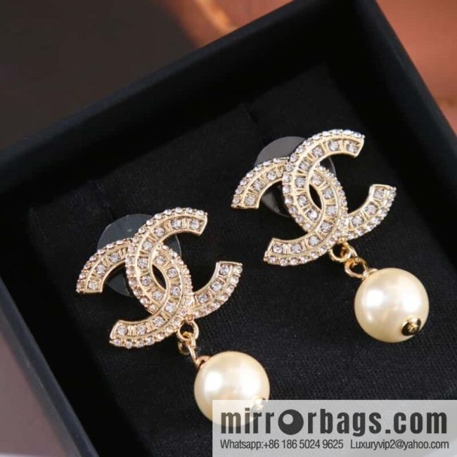 New ☑️ CHANEL Chanel c2 full diamond double c pearl stud earrings