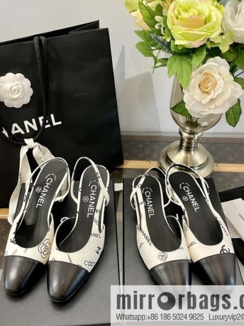 Chanel Chanel Xiaoxiang black and white color matching full logo thick heel sandals