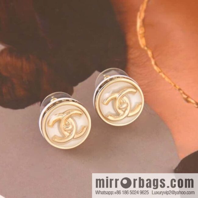 New ☑️ Chanel c1 double c round stud earrings