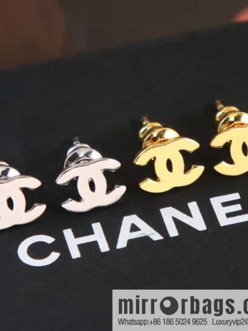 New ☑️ CHANEL Chanel c1 mini double c glossy earrings