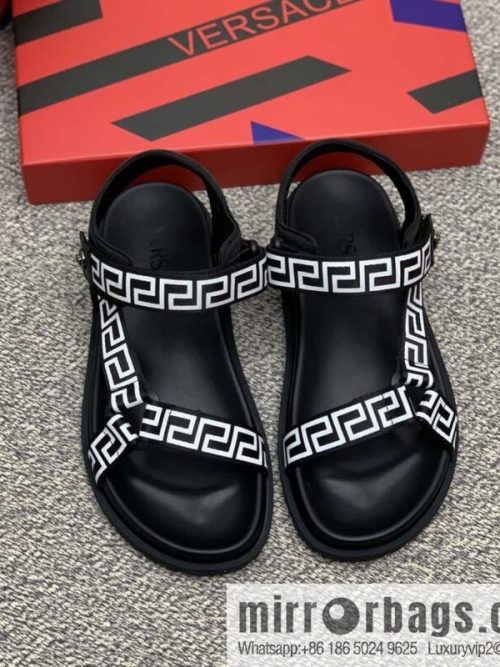 Versace uses black calfskin men\'s sandals