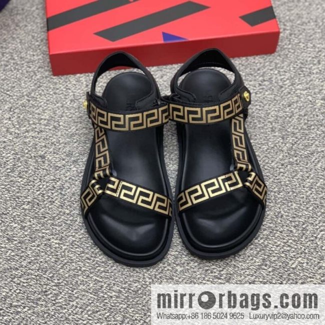 Versace uses black calfskin men\'s sandals