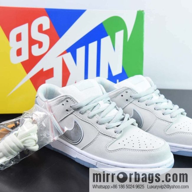 Nike SB Dunk Low \"White Lobster\" White Lobster low-top sneakers Item number: FD8876 100