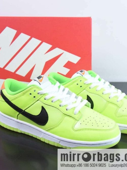 Nike Dunk Low \"Glow in the Dark\" neon green low-top sneakers Item number: fj4610-702