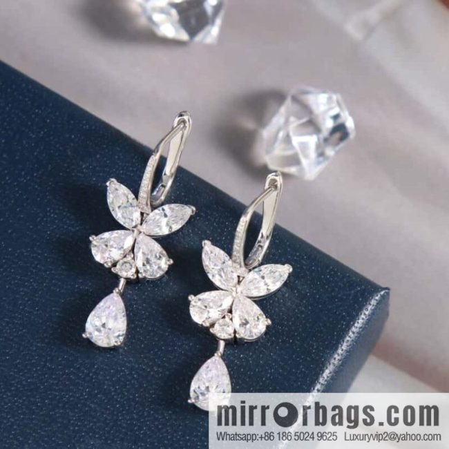 GRAFF Pear-shaped diamond butterfly earrings
