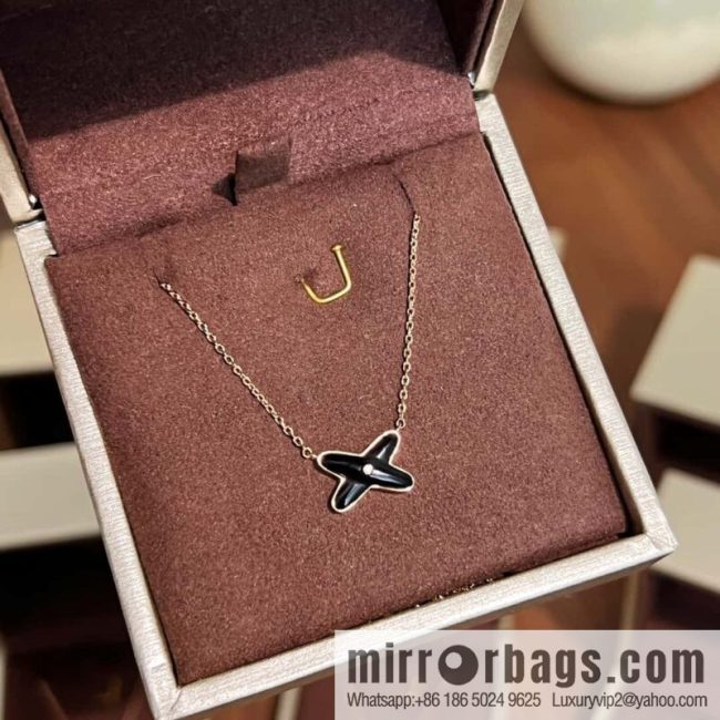 CHAUMET Cross necklace - Image 6