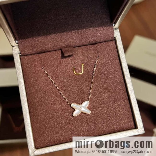 CHAUMET Cross necklace - Image 4