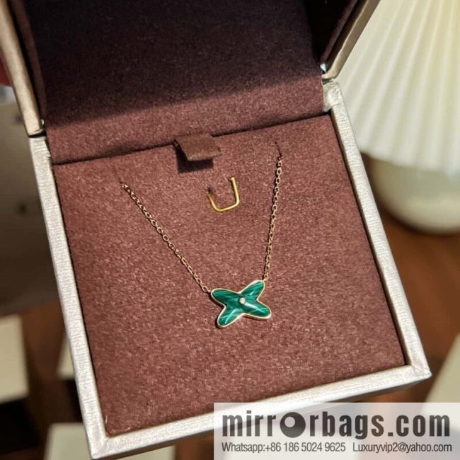 CHAUMET Cross necklace - Image 2