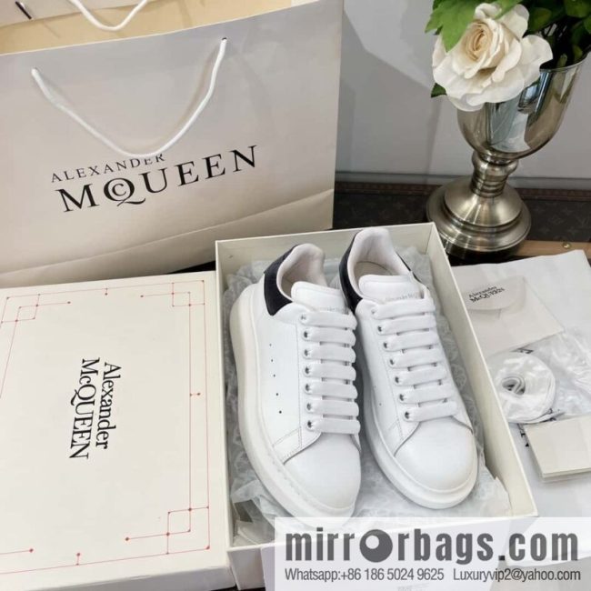 Alexander McQueen, Unisex sneakers made of calfskin