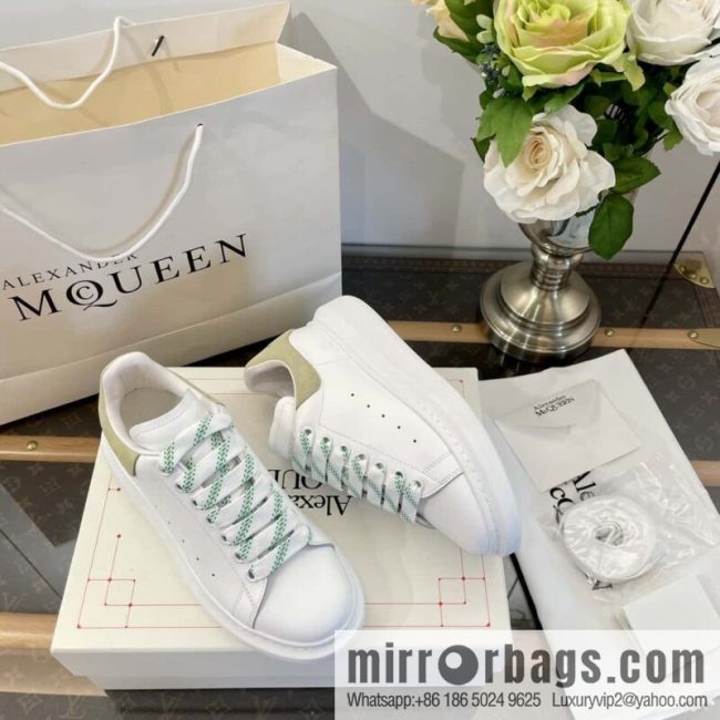 Alexander McQueen, Unisex sneakers made of calfskin