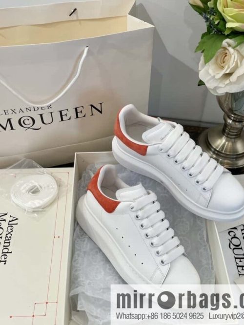 Alexander McQueen, Unisex sneakers made of calfskin