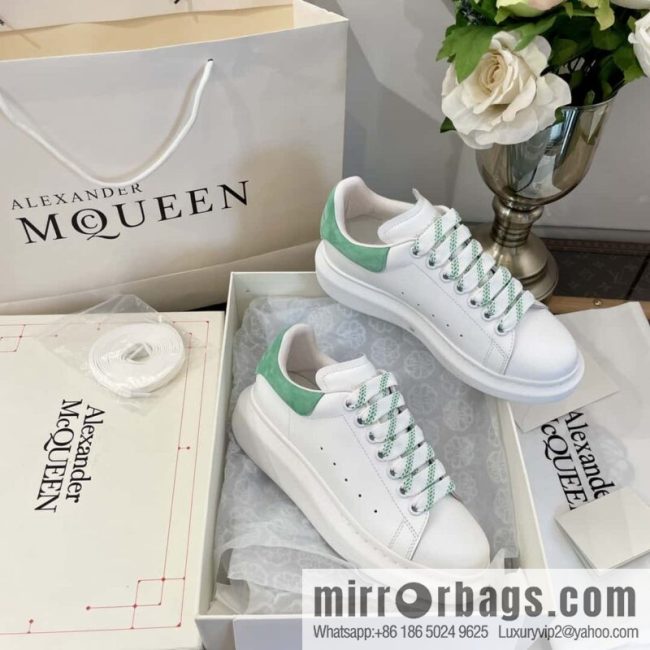 Alexander McQueen, Unisex sneakers made of calfskin