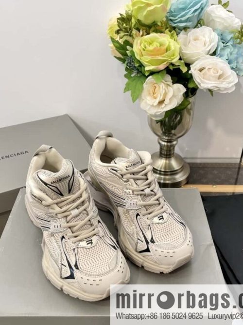 𝐁𝐚𝐥𝐞𝐧𝐜𝐢𝐚𝐠𝐚|||𝐗-𝐏𝐚𝐧𝐝𝐞𝐫 series. Vintage old spring shoes