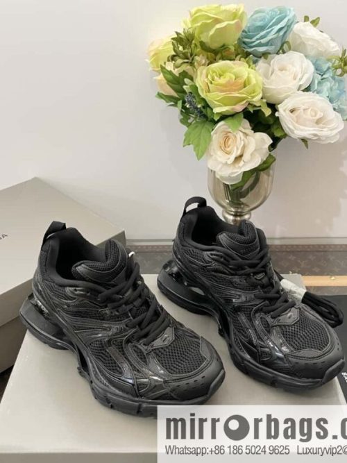 𝐁𝐚𝐥𝐞𝐧𝐜𝐢𝐚𝐠𝐚|||𝐗-𝐏𝐚𝐧𝐝𝐞𝐫 series. Vintage old spring shoes