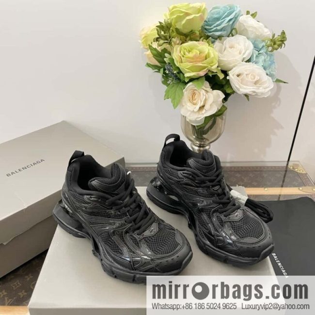𝐁𝐚𝐥𝐞𝐧𝐜𝐢𝐚𝐠𝐚|||𝐗-𝐏𝐚𝐧𝐝𝐞𝐫 series. Vintage old spring shoes