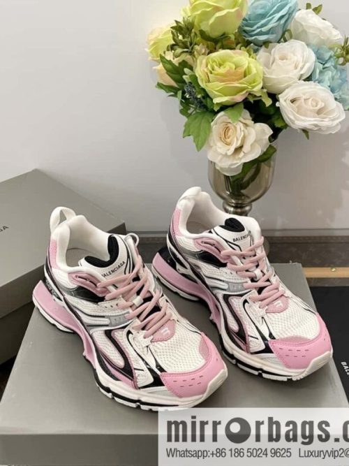 𝐁𝐚𝐥𝐞𝐧𝐜𝐢𝐚𝐠𝐚|||𝐗-𝐏𝐚𝐧𝐝𝐞𝐫 series. Vintage old spring shoes