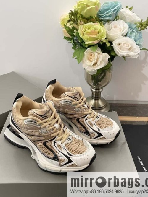 𝐁𝐚𝐥𝐞𝐧𝐜𝐢𝐚𝐠𝐚|||𝐗-𝐏𝐚𝐧𝐝𝐞𝐫 series. Vintage old spring shoes