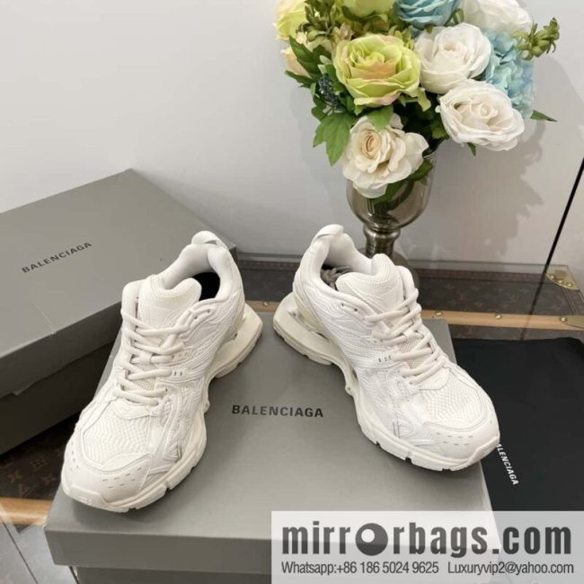 𝐁𝐚𝐥𝐞𝐧𝐜𝐢𝐚𝐠𝐚|||𝐗-𝐏𝐚𝐧𝐝𝐞𝐫 series. Vintage old spring shoes