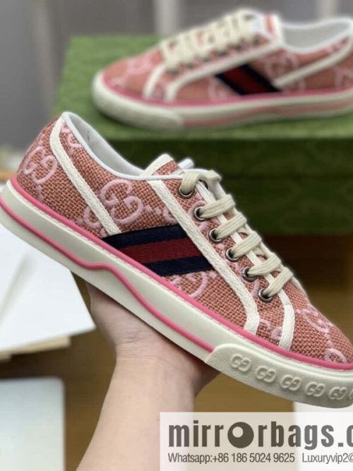 Gucci Gucci uses light pink and white double G embroidery cotton crocheted fabric [G home 1977 women\'s canvas shoes]
