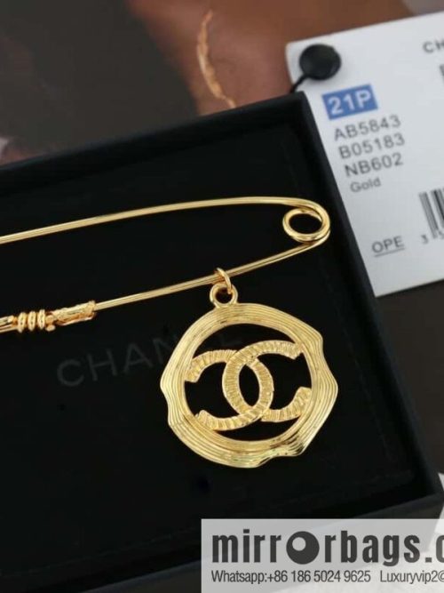 New ☑️ Chanel medieval series pin gold round double c brooch