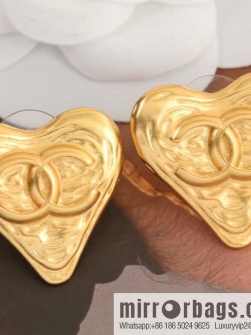 New ☑️ Chanel medieval series gold peach heart love double c earrings