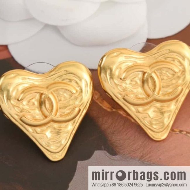 New ☑️ Chanel medieval series gold peach heart love double c earrings