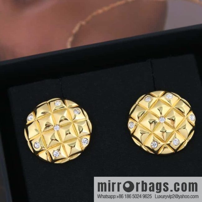 New ☑️ Chanel medieval series gold rhombus round earrings