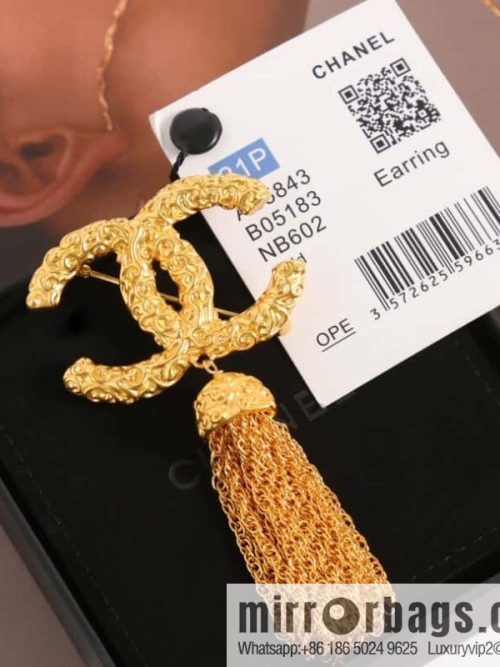 New ☑️ Chanel medieval series gold double c fringed brooch