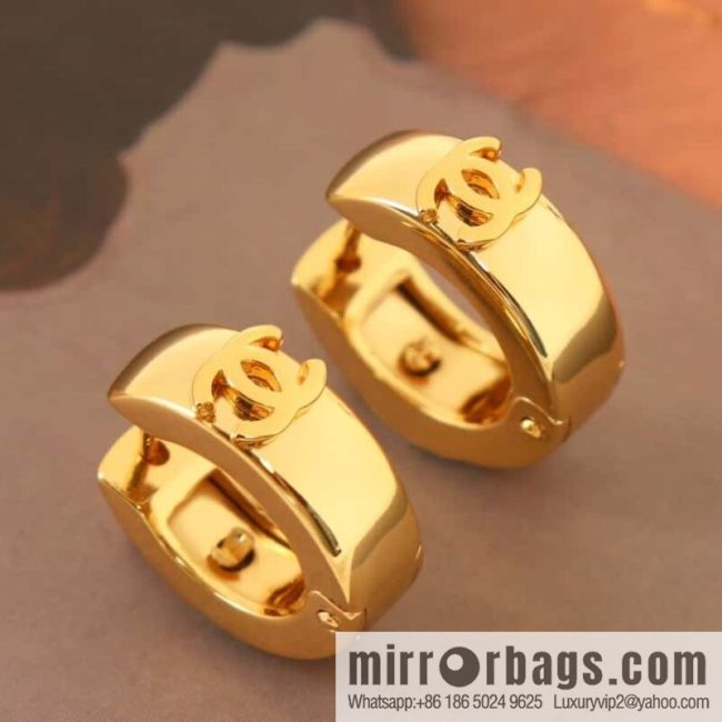 New ☑️ Chanel medieval series gold double c semicircular earrings