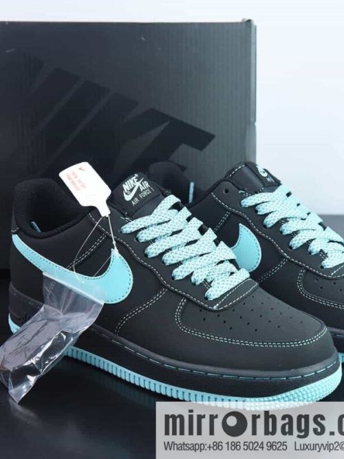 Nk Air Force 1 \'07 Low Tiffany & Co. Air Force No. 1 Low Top Casual Board Shoes, item number: DH5696-226 feet