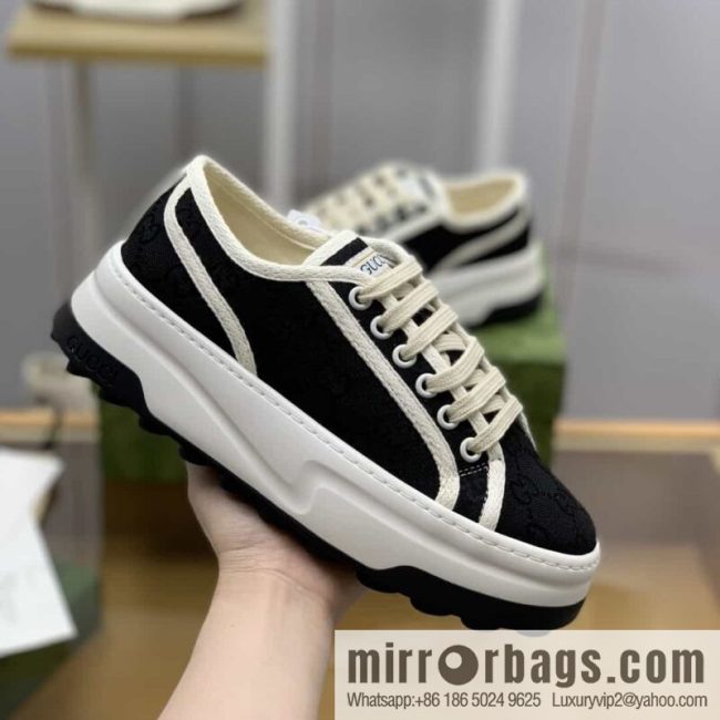 Gucci Gucci uses black classic GG canvas to make women\'s sports and leisure platform shoes