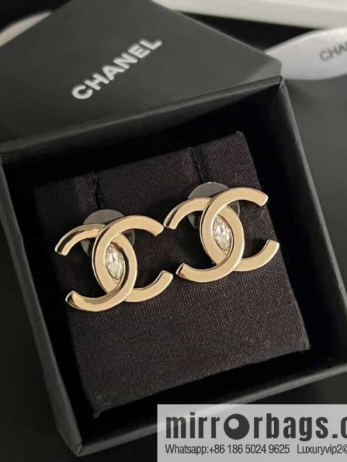 New ☑️ CHANEL Chanel C1 double c horse eye drill earrings