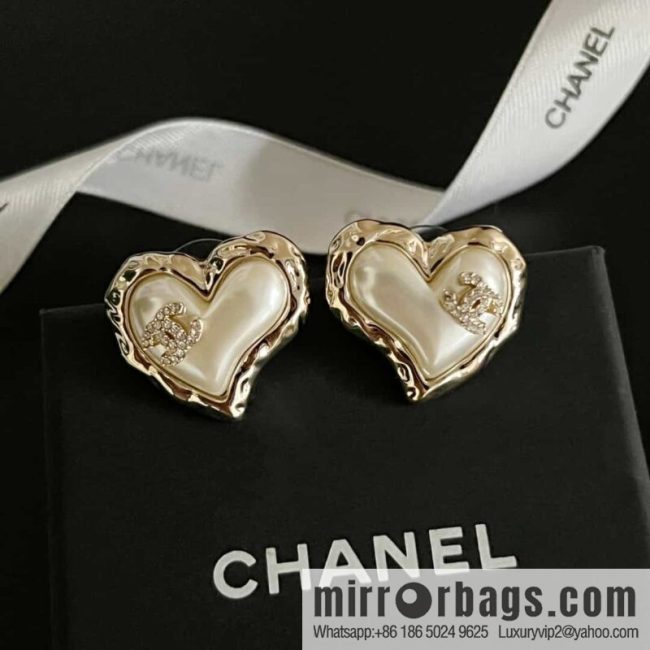 New ☑️ CHANEL Chanel C1 double c peach heart love stud earrings - Image 3