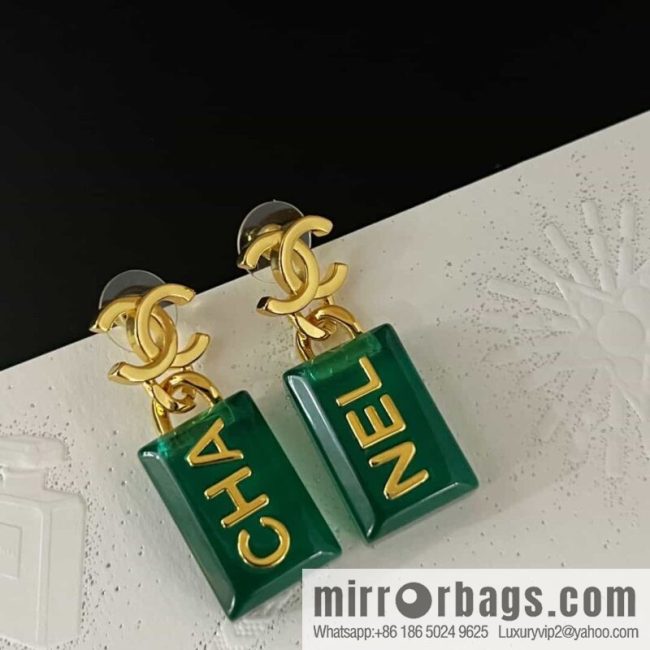 New ☑️ CHANEL Chanel C2 double c green square stud earrings