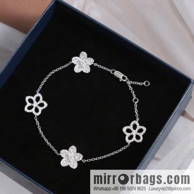 GRAFF four flower bracelet