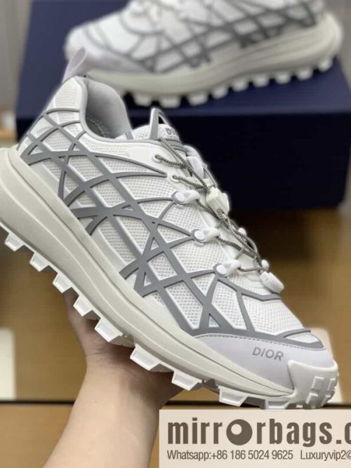Dior Dior makes new men\'s B31 sports and leisure shoes with white mesh fabric